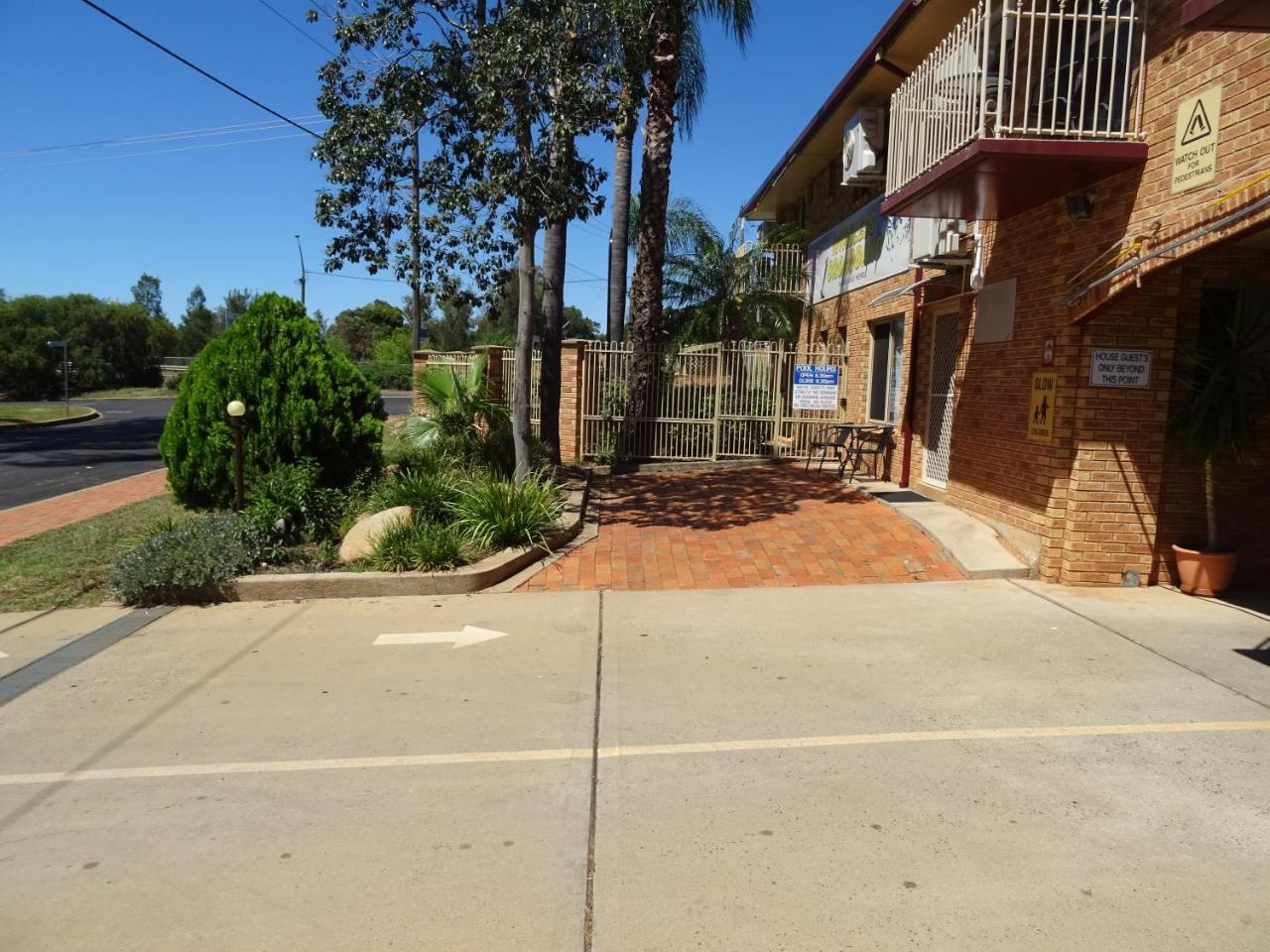 Tallarook Motor Inn Dubbo Exteriér fotografie