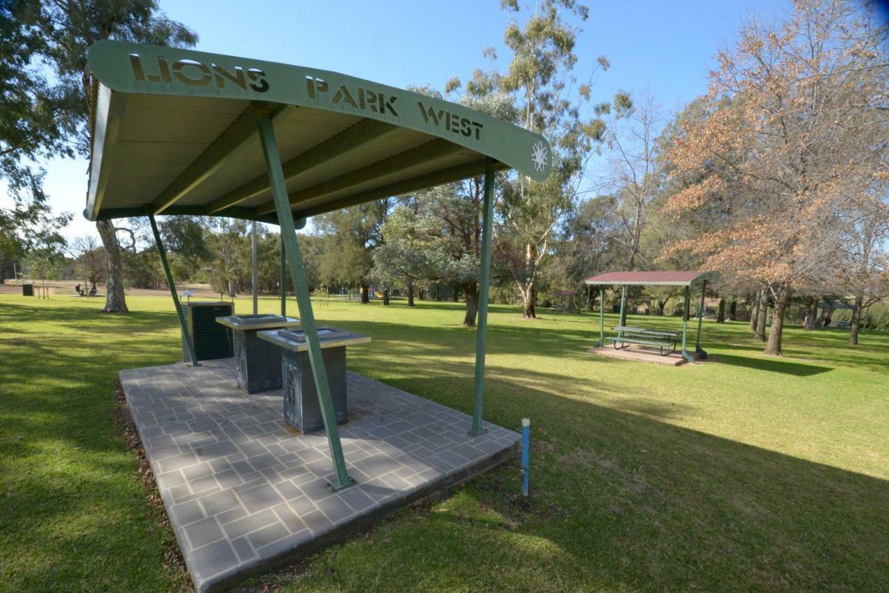 Tallarook Motor Inn Dubbo Exteriér fotografie
